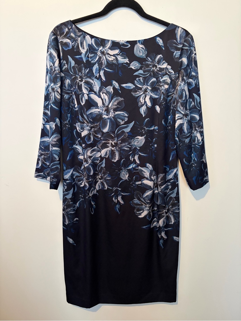 St. John - Silk Blue and Black Floral long-sleeve Midi Dress - Size 6